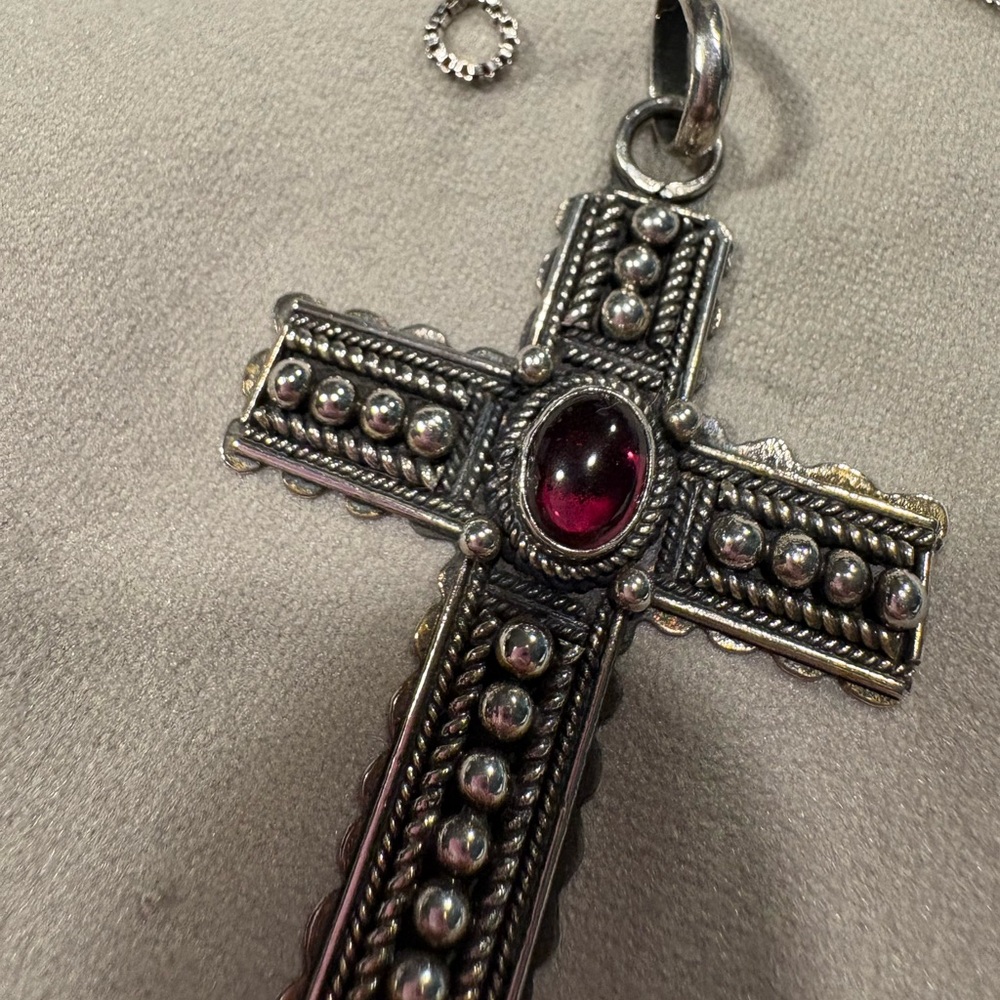 Elegant .925 Sterling Silver Cross Pendant Necklace